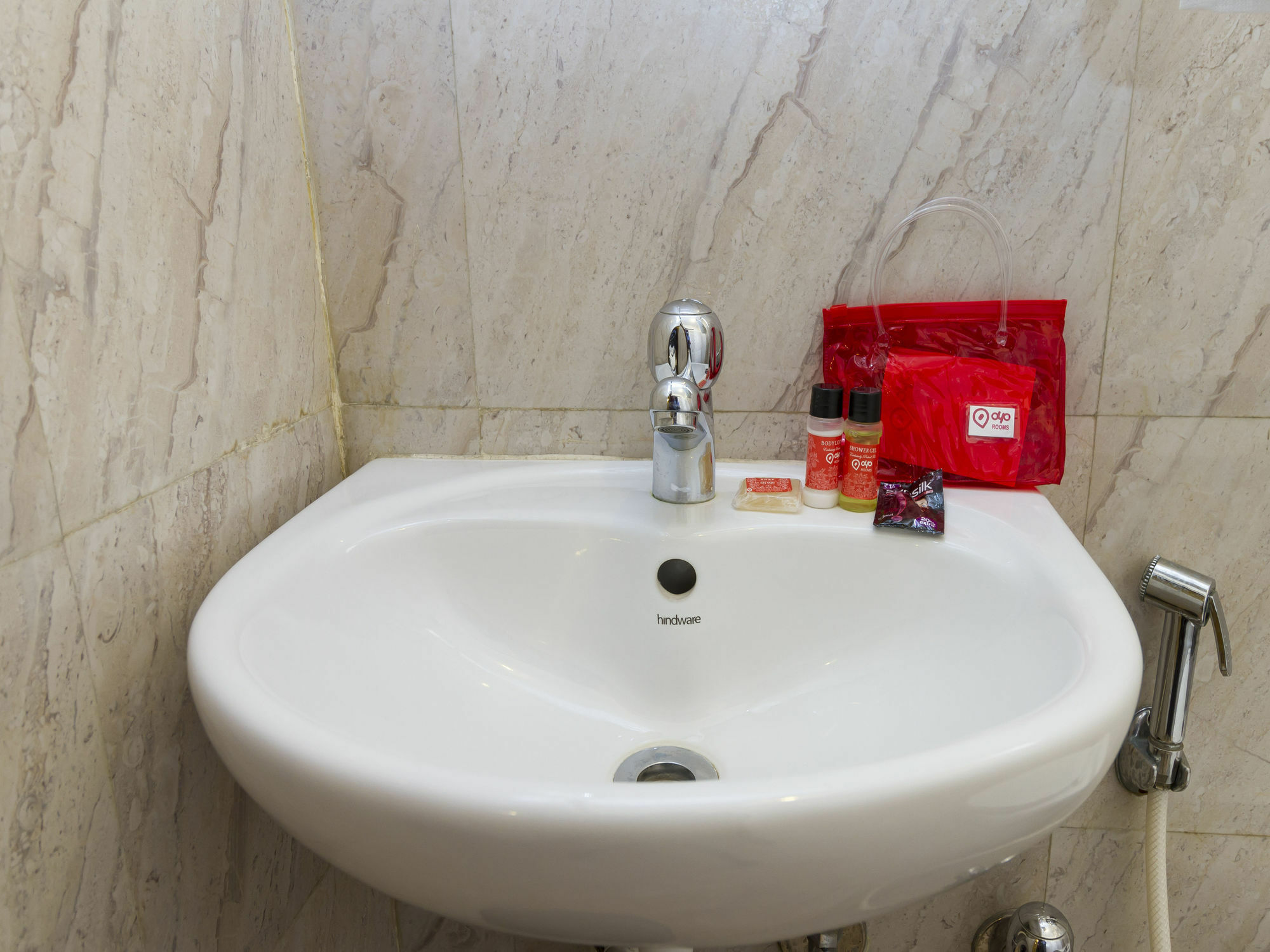Oyo 2183 Hotel Fortune City Kammasandra Zewnętrze zdjęcie