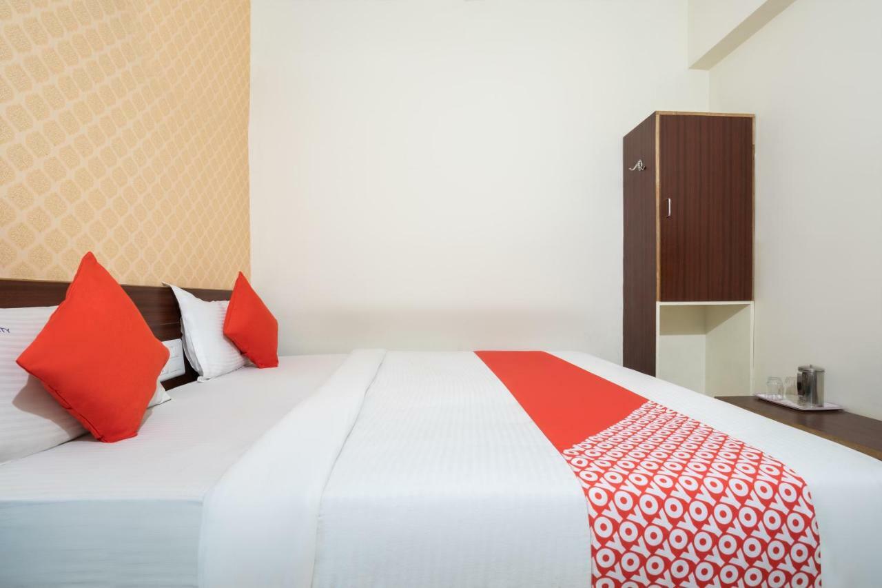 Oyo 2183 Hotel Fortune City Kammasandra Zewnętrze zdjęcie